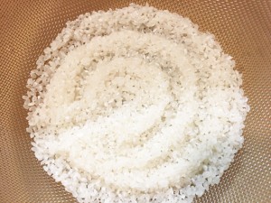 米研ぎ、洗米